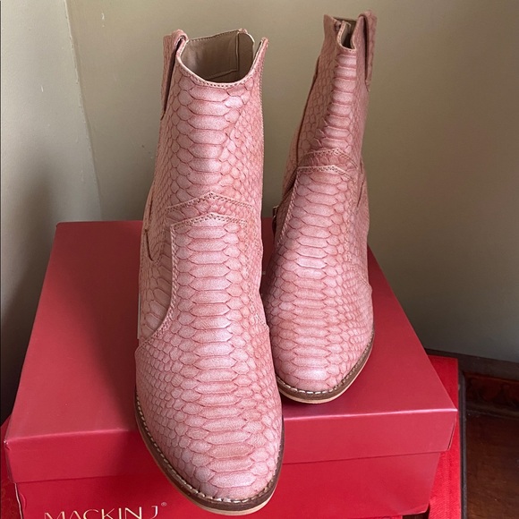 Mackin J Shoes - New in Box Mackin J Boots